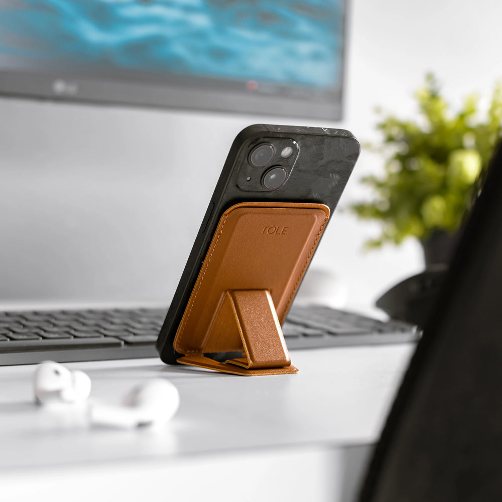Brown iPhone Leather Wallet with MagSafe