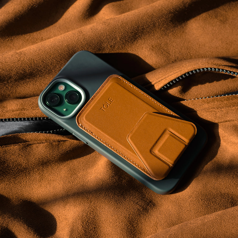 iPhone Leather Wallet with MagSafe