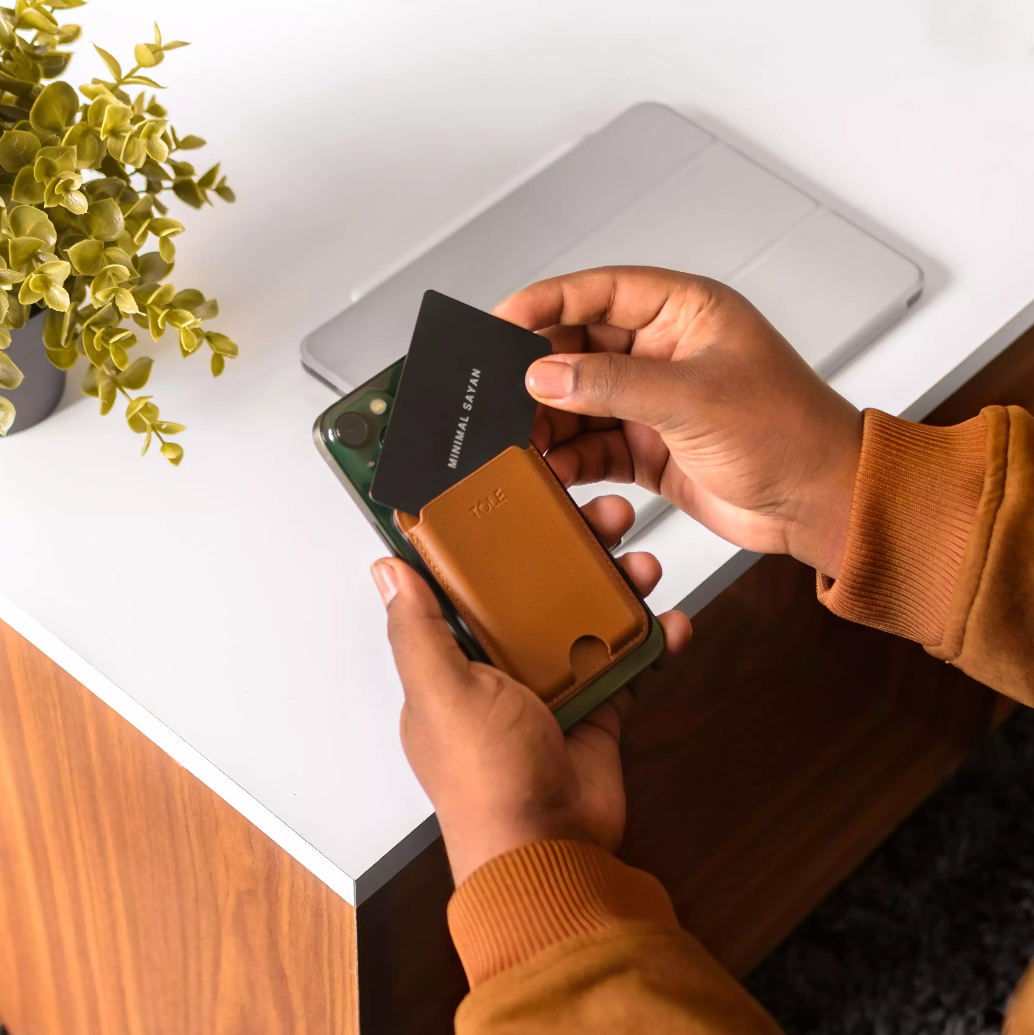 Magnetic Wallet | Opulent Tan