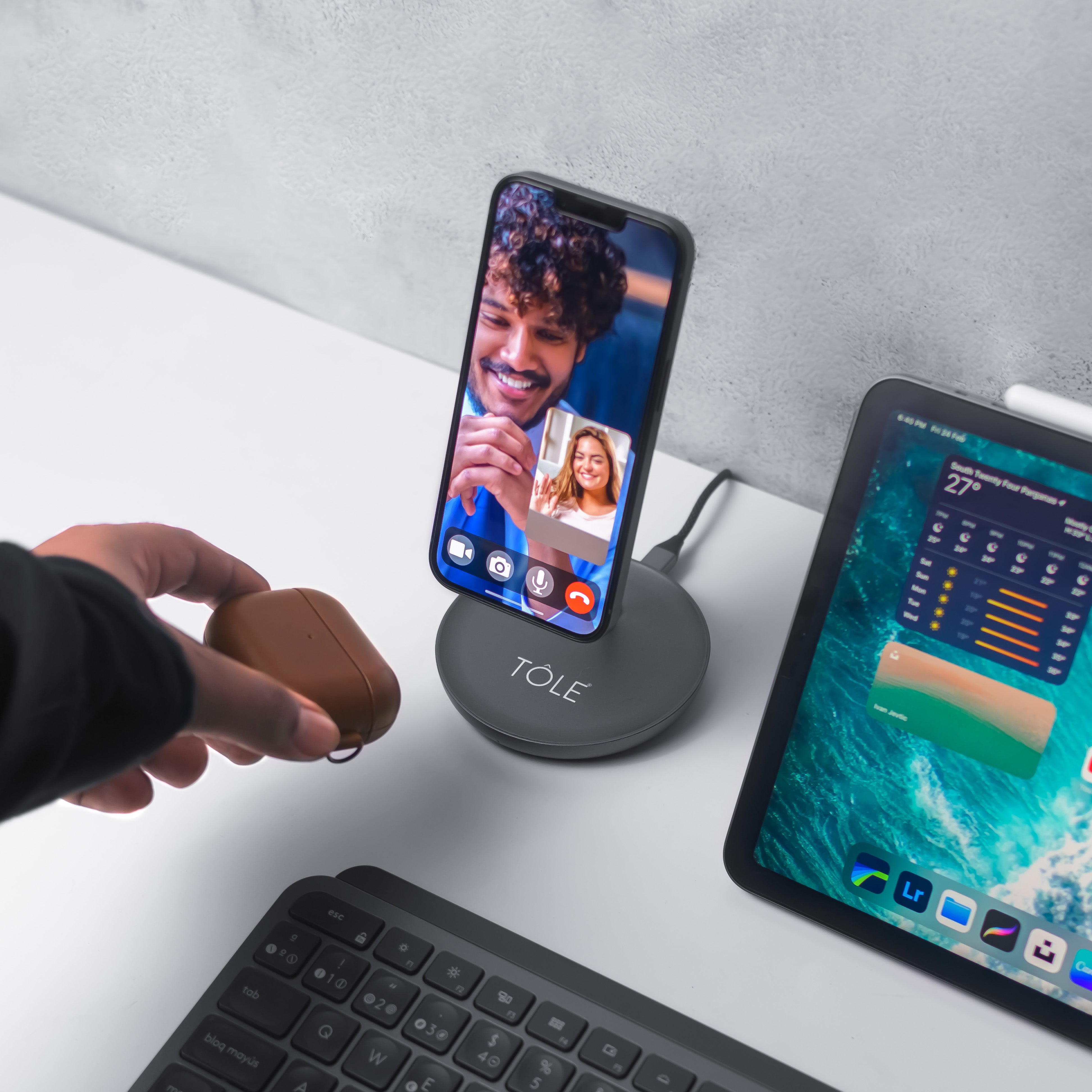 2-in-1 Wireless Charger